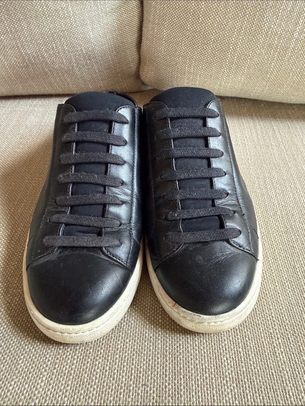 Vince Skip on  Black Leather Low-Top Sneakers